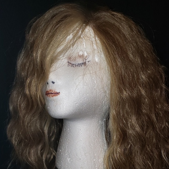 Vivica Fox Synthetic Wig NWOT - Picture 1 of 8